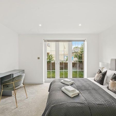 Drake House Apt 3 In Staines - Free Parking - Heathrow - Thorpe Park Extérieur photo