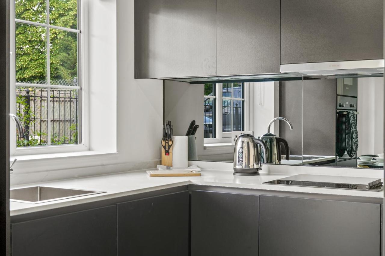 Drake House Apt 3 In Staines - Free Parking - Heathrow - Thorpe Park Extérieur photo